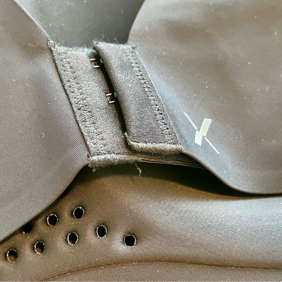 Knix Catalyst Sports Bra - Black - Picture 7 of 7